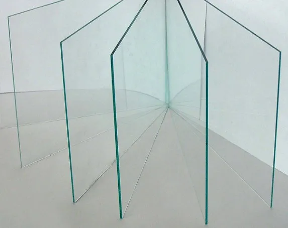 1mm 1.2mm 1.5mm 1.7mm 1.8mm 2mm 2.1mm Verre électronique extra fin d'excellente qualité